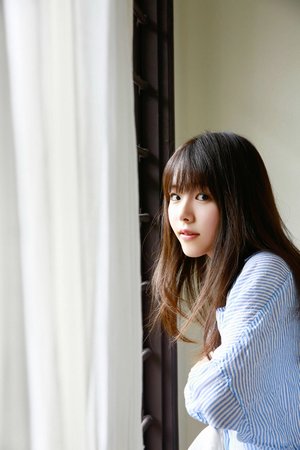 隔壁传来新婚娇妻的呻吟声