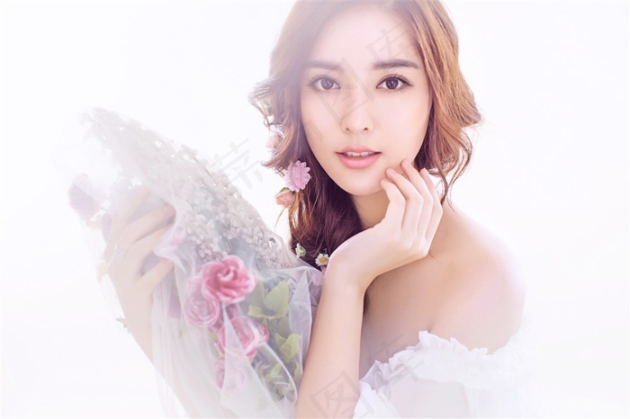 绝美嫩模推油完整版是谁